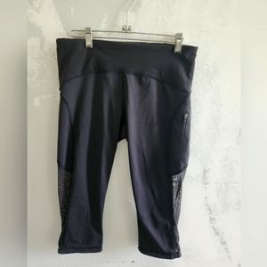 Lululemon Cropped Leggings Size 8 Mesh Detail Black Zip Side Pocket